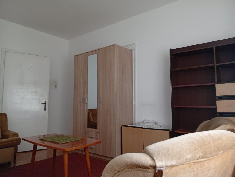 Slika 5 - Glavna ulica - Obrenovićeva, Dvoiposoban stan za izdavanje, 60m2, 300€